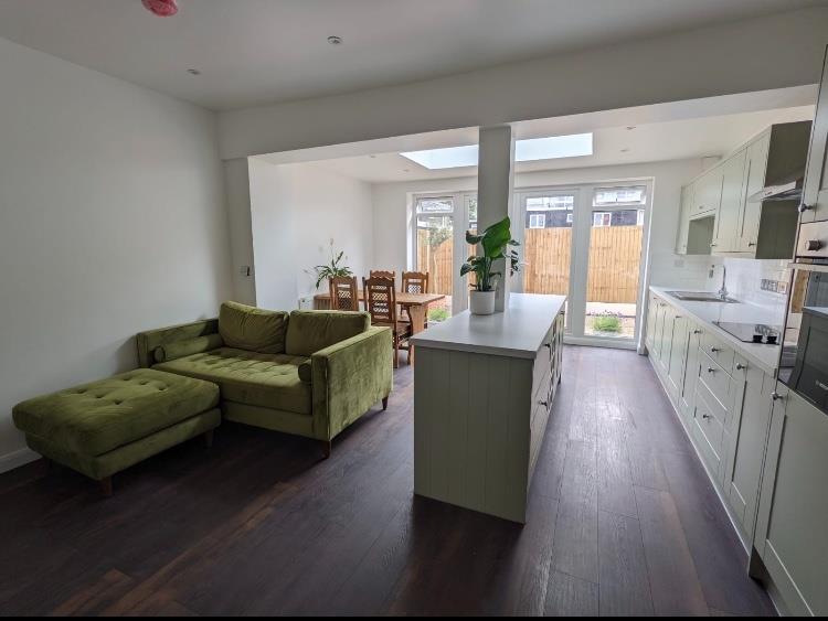 Room Kildare Road in Greater London