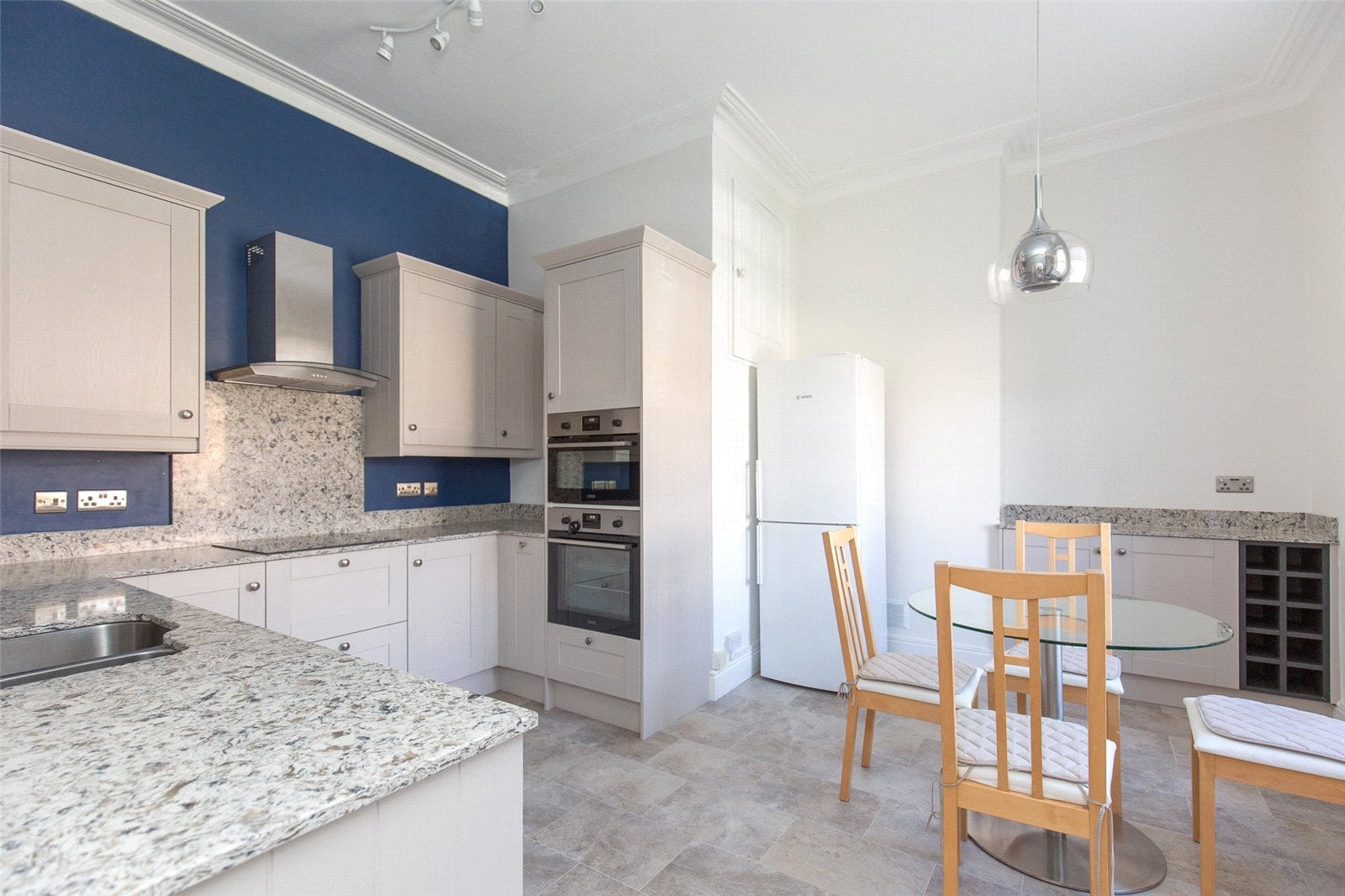 Flat Apsley Road in Bristol