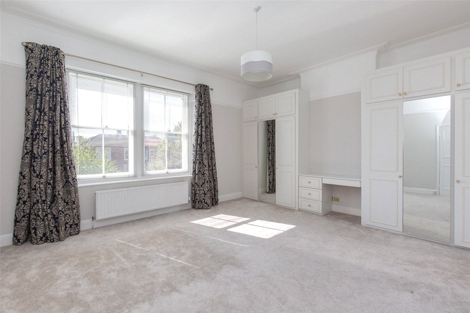Flat Apsley Road in Bristol