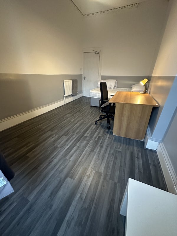 Room Argyle Street in Glasgow