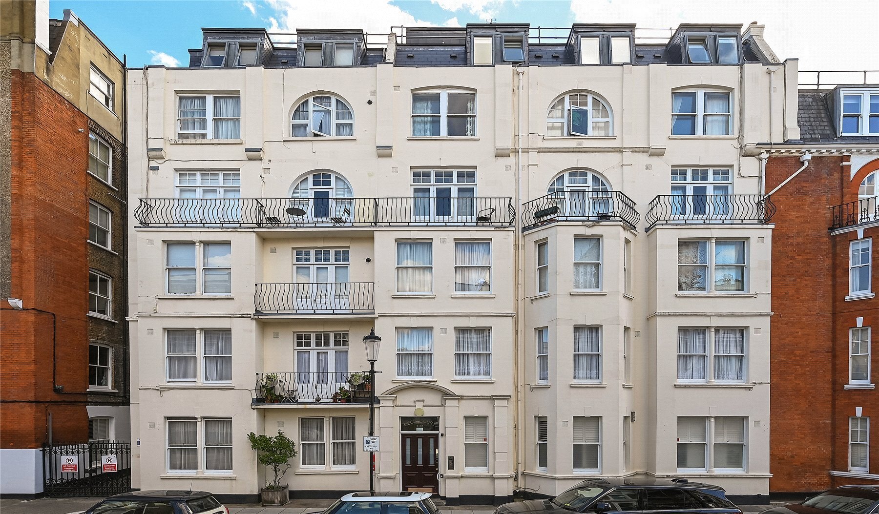 Flat Fawcett Street in Greater London