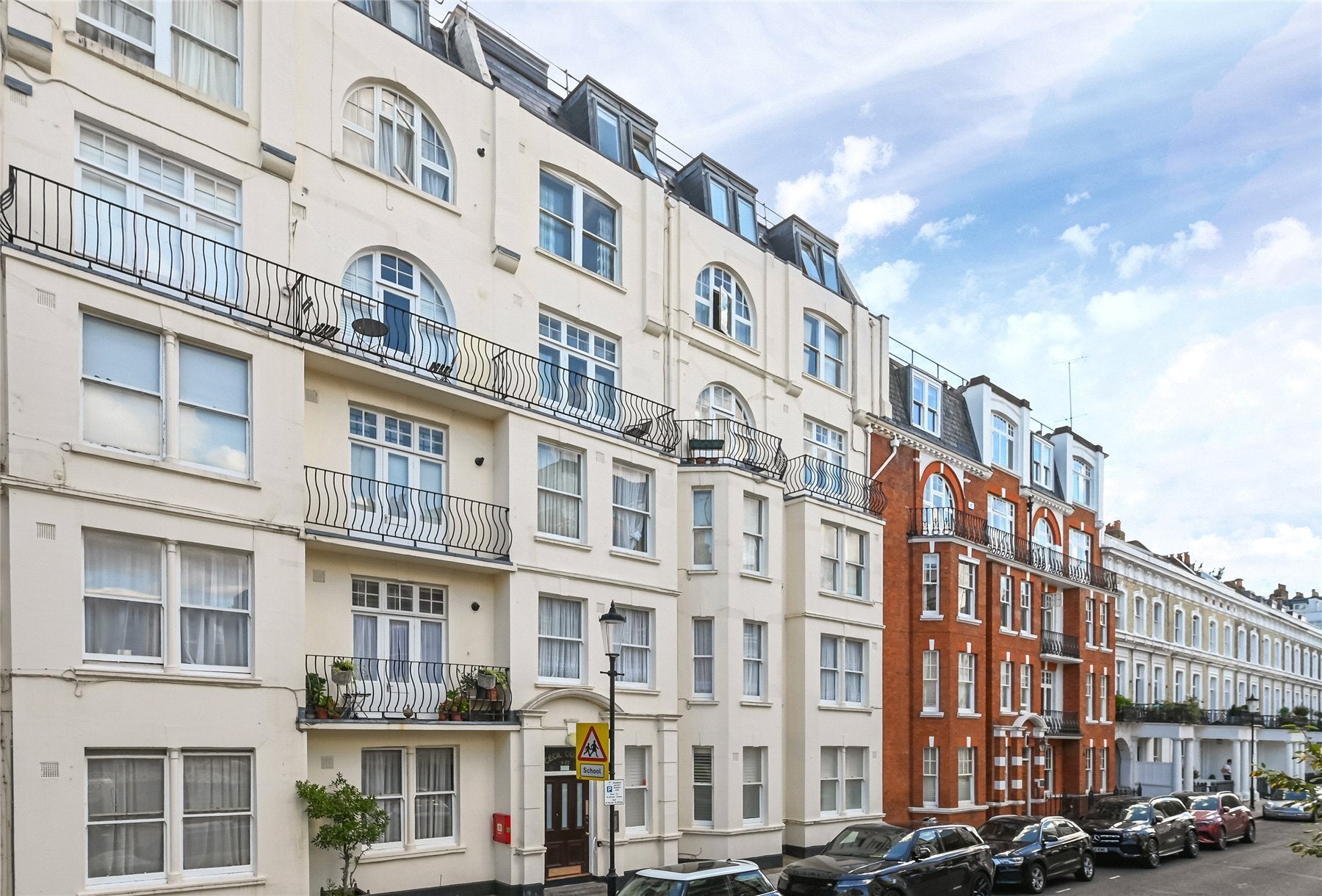 Flat Fawcett Street in Greater London