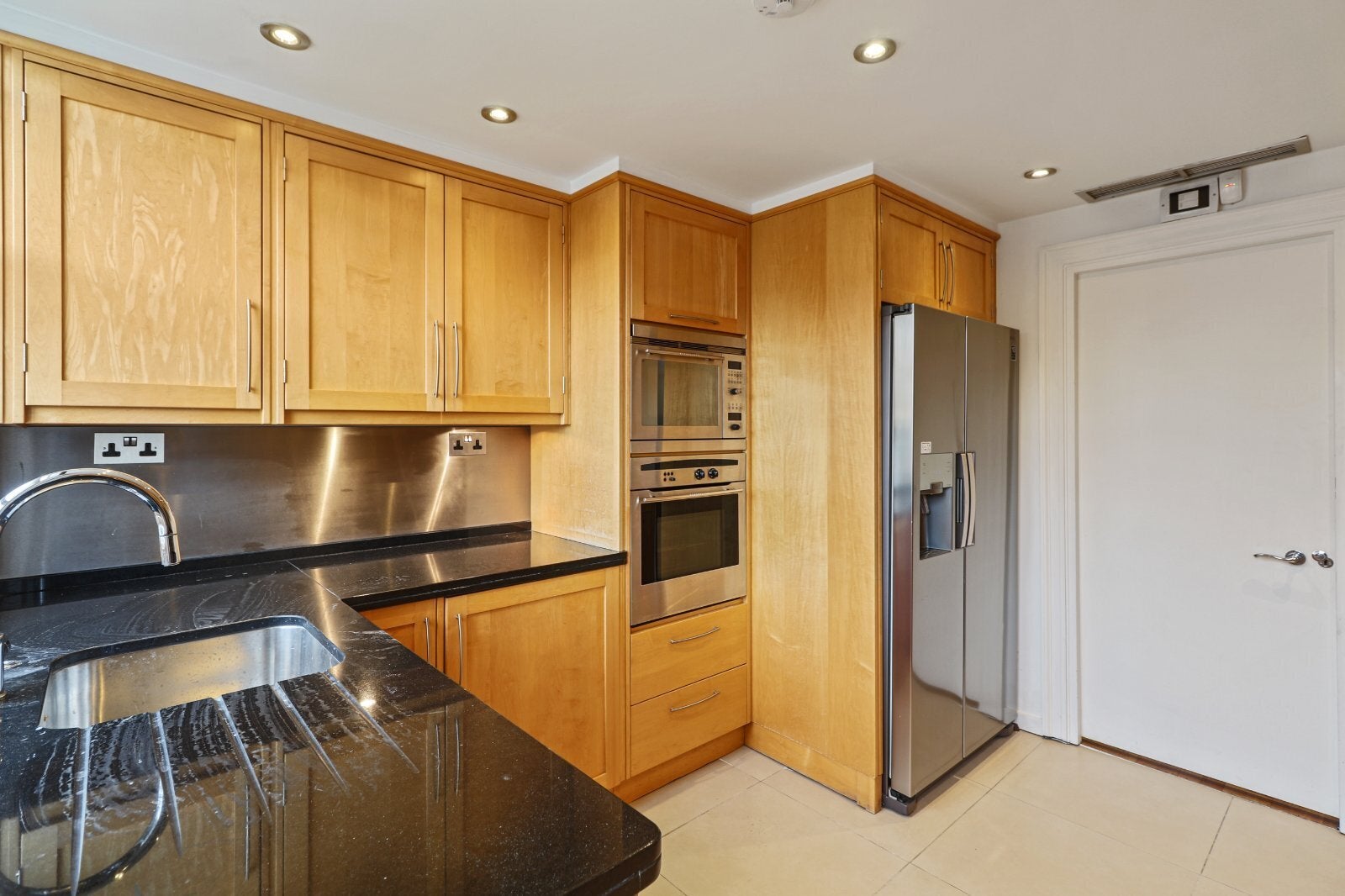 Flat Grosvenor Square in City of Westminster