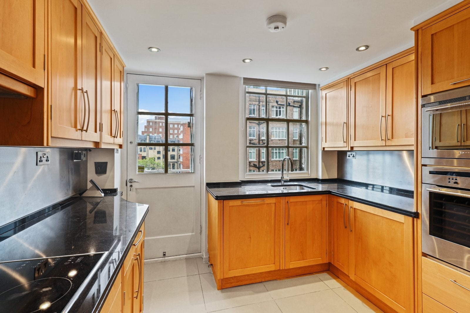 Flat Grosvenor Square in City of Westminster