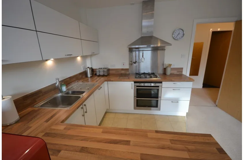 Flat Maybury Drive in City of Edinburgh