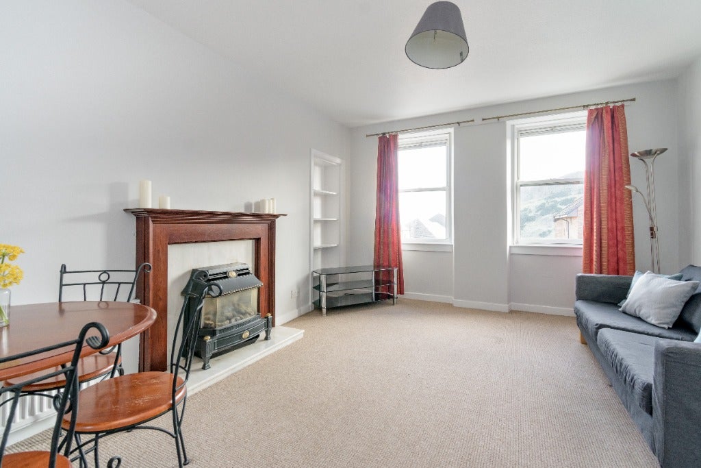 Flat Pleasance in City of Edinburgh