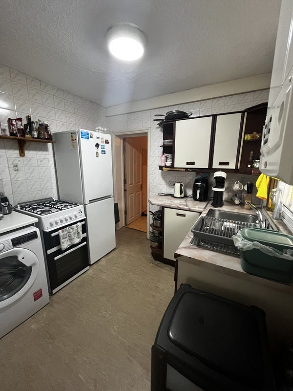Room Park Road in Greater London