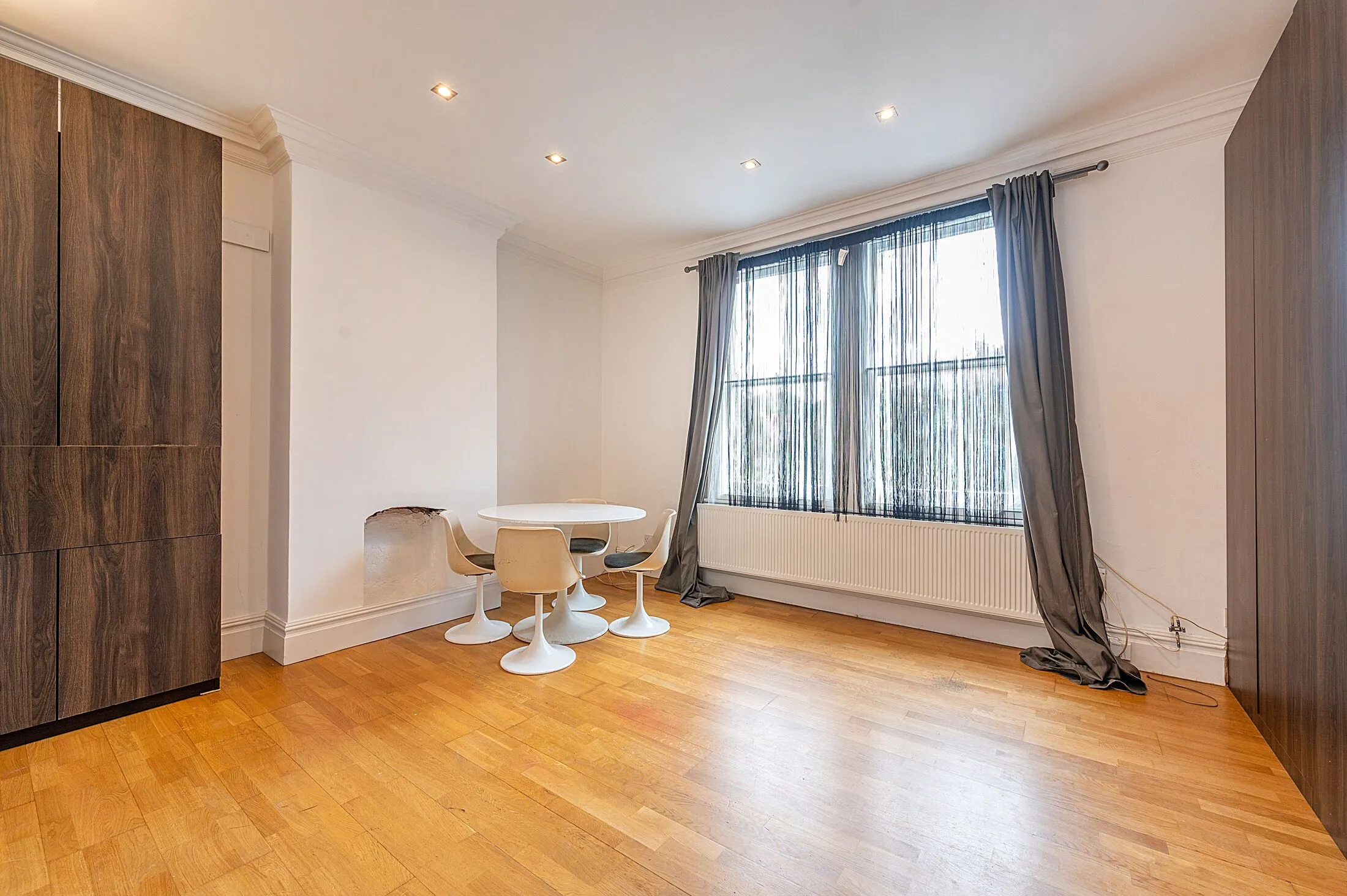 Flat Darwin Road in Greater London