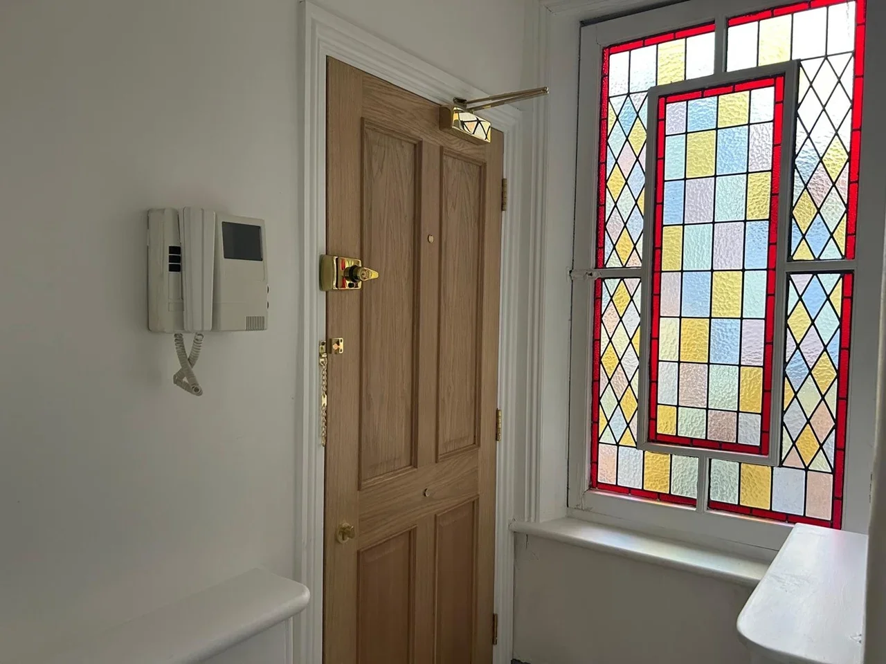 Flat Coldharbour Lane in Greater London