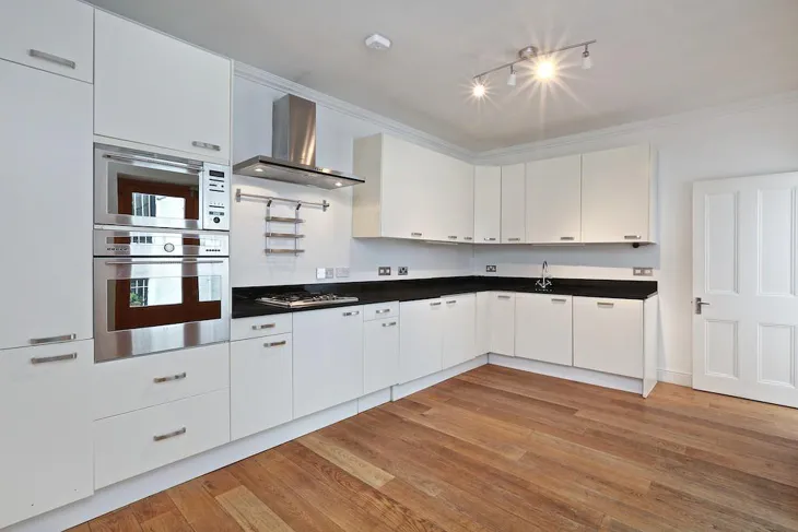 House Kensington Court Place in Greater London