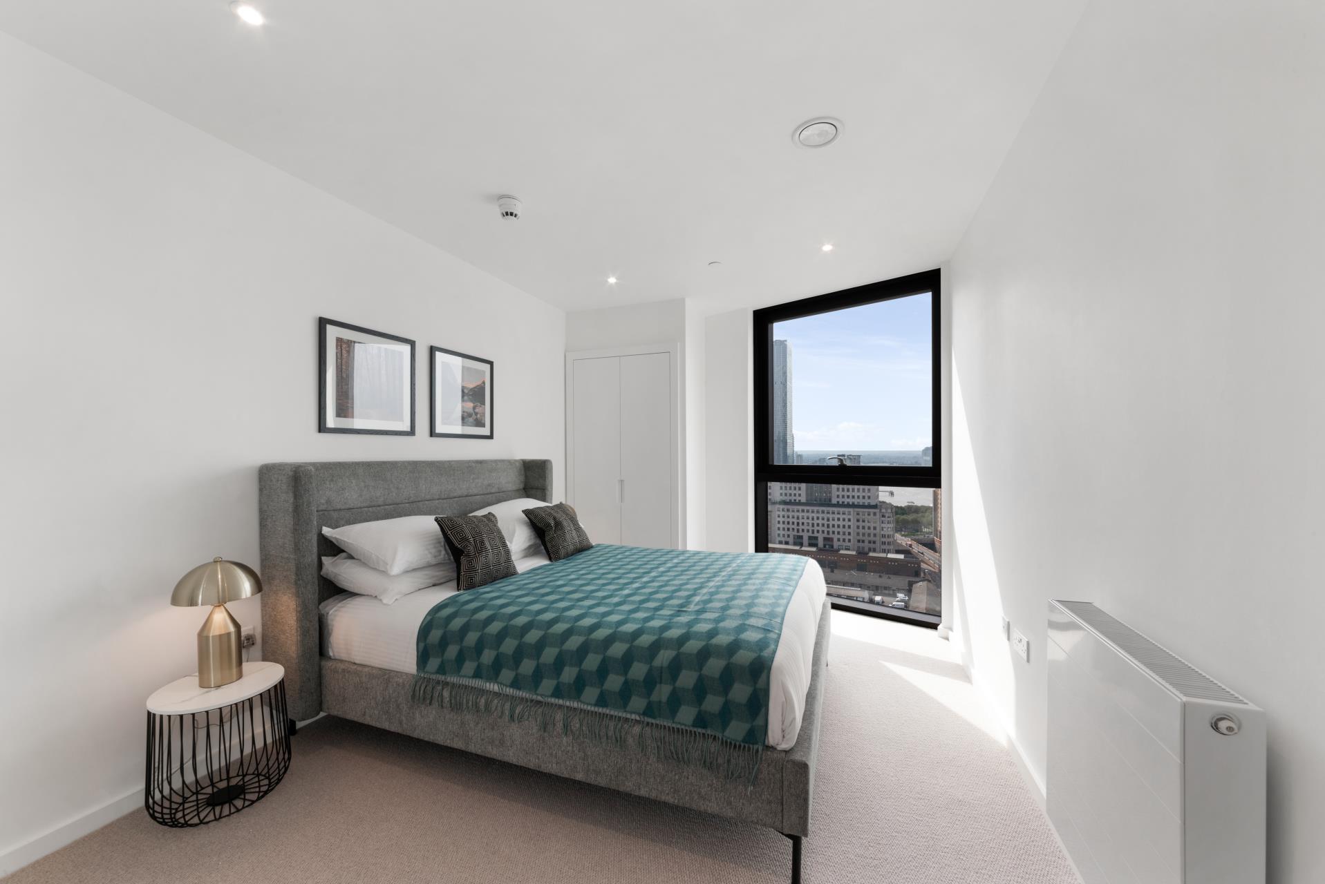 Flat Limehouse Causeway in Greater London