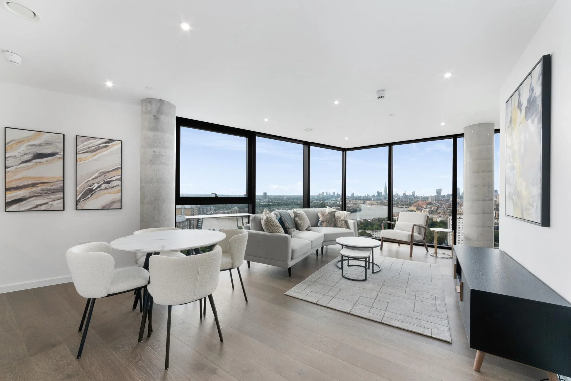 Flat Limehouse Causeway in Greater London