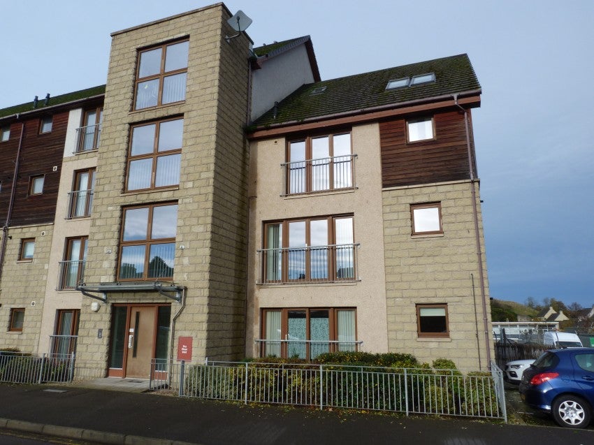 Flat West Park Road in Elgin