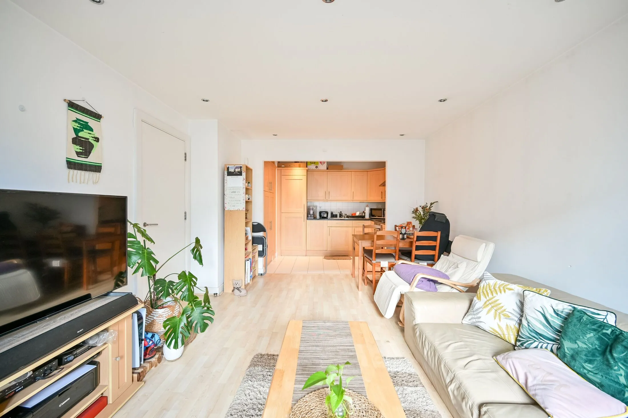 Flat Gordon Road in Greater London