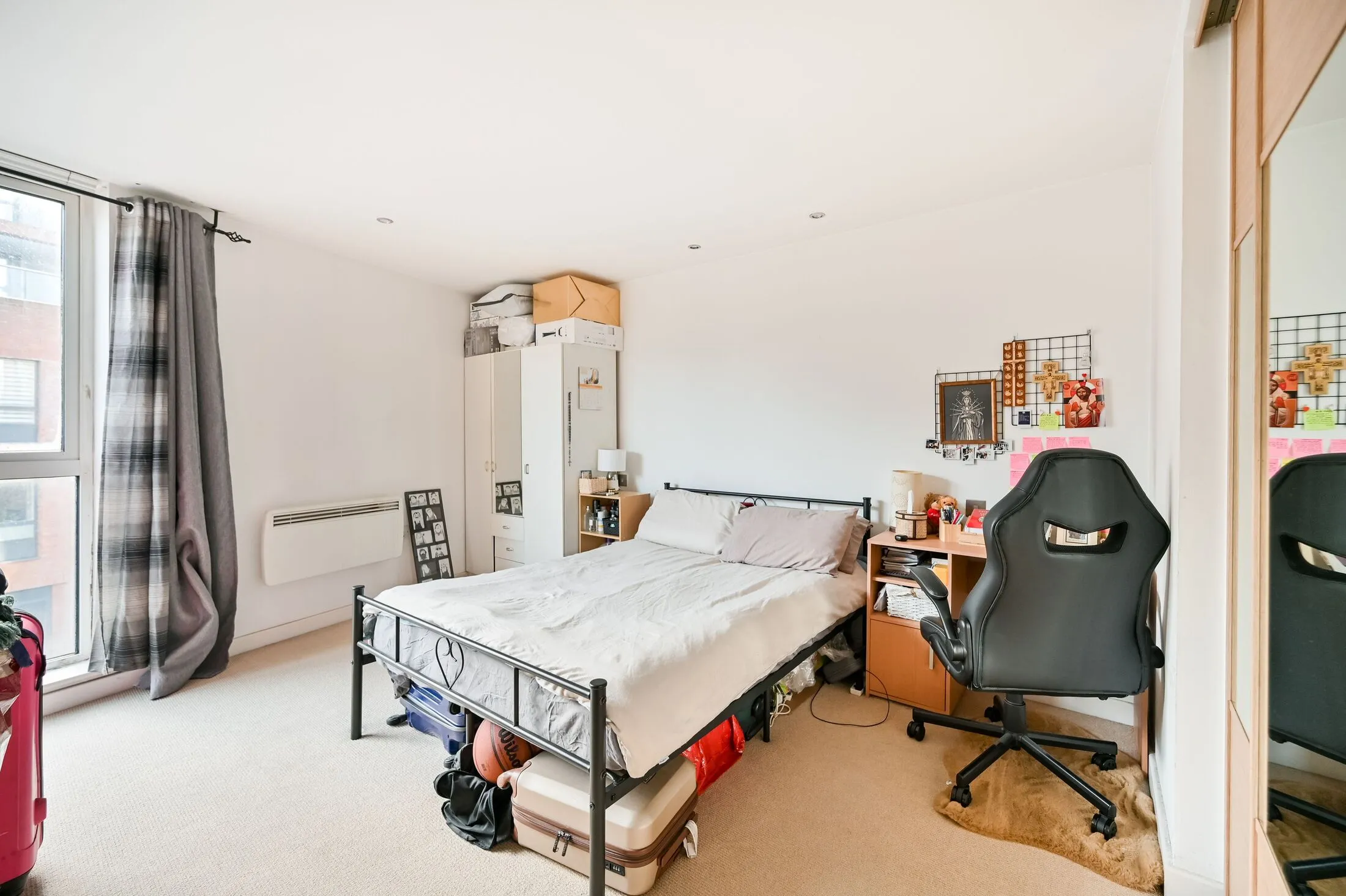 Flat Gordon Road in Greater London