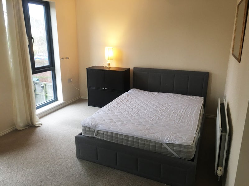 Room Flockton Road in Leeds