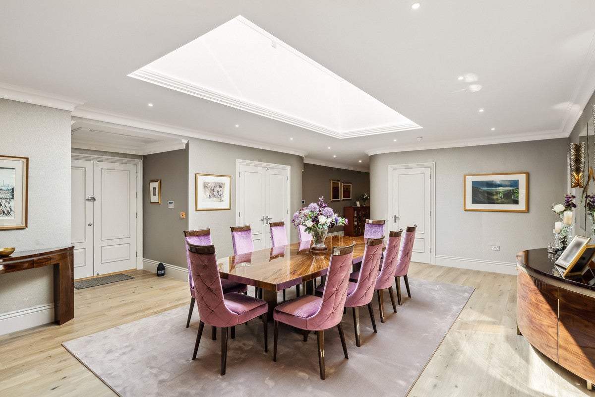 Flat Brockenhurst Road in Ascot