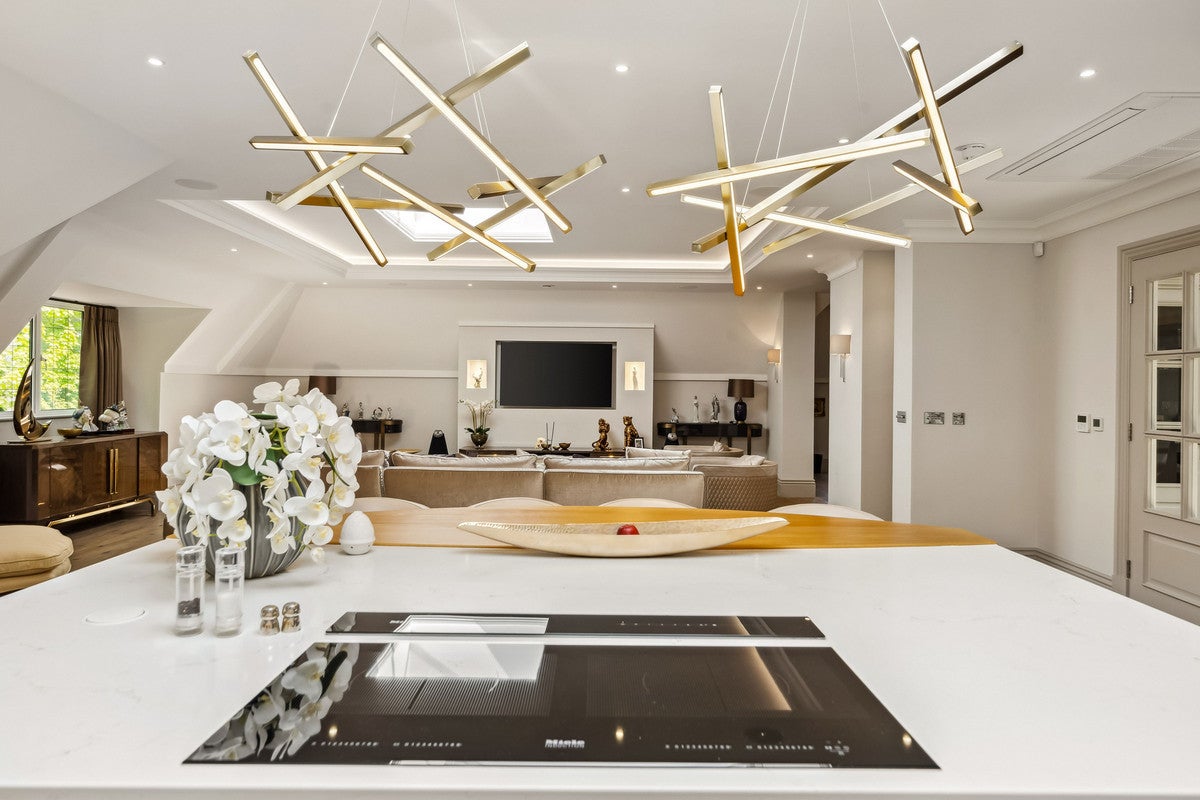 Flat Brockenhurst Road in Ascot