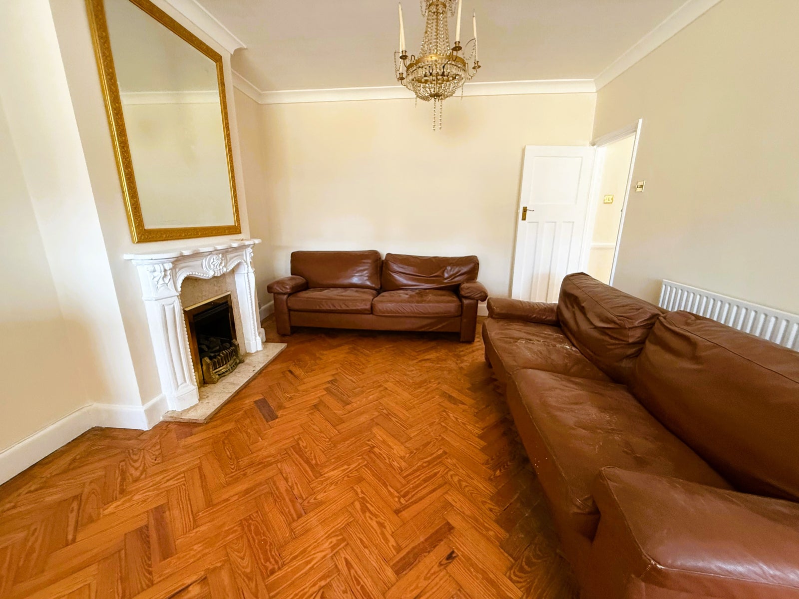 House Shelley Crescent in Greater London