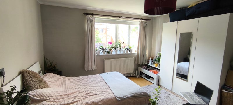 Room Manorfield Close in Greater London