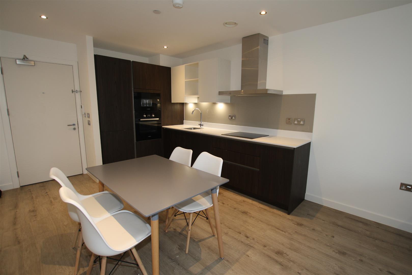 Flat Lockside Lane in Salford