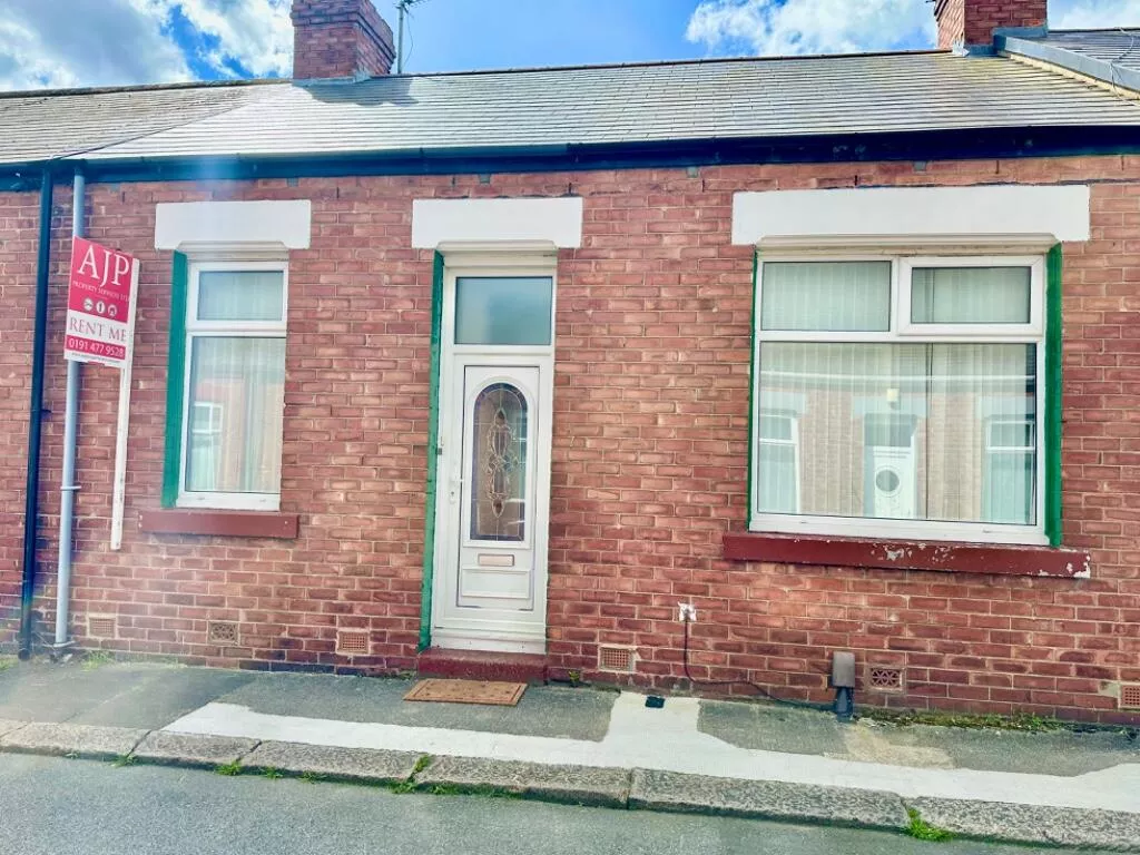 House Hazledene Terrace in Sunderland