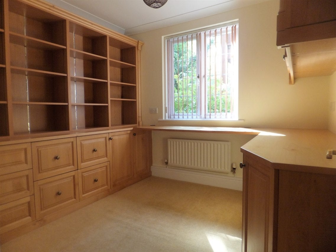 Flat Four Oaks Road in Birmingham