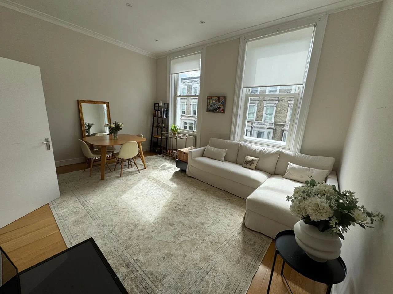 Flat Finborough Road in Greater London