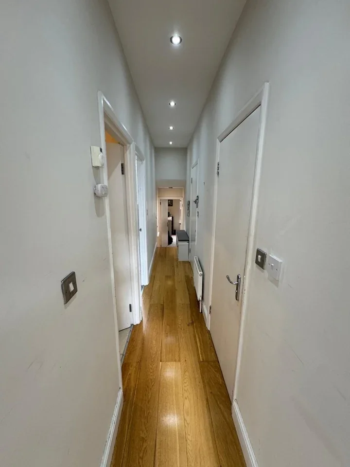 Flat Finborough Road in Greater London
