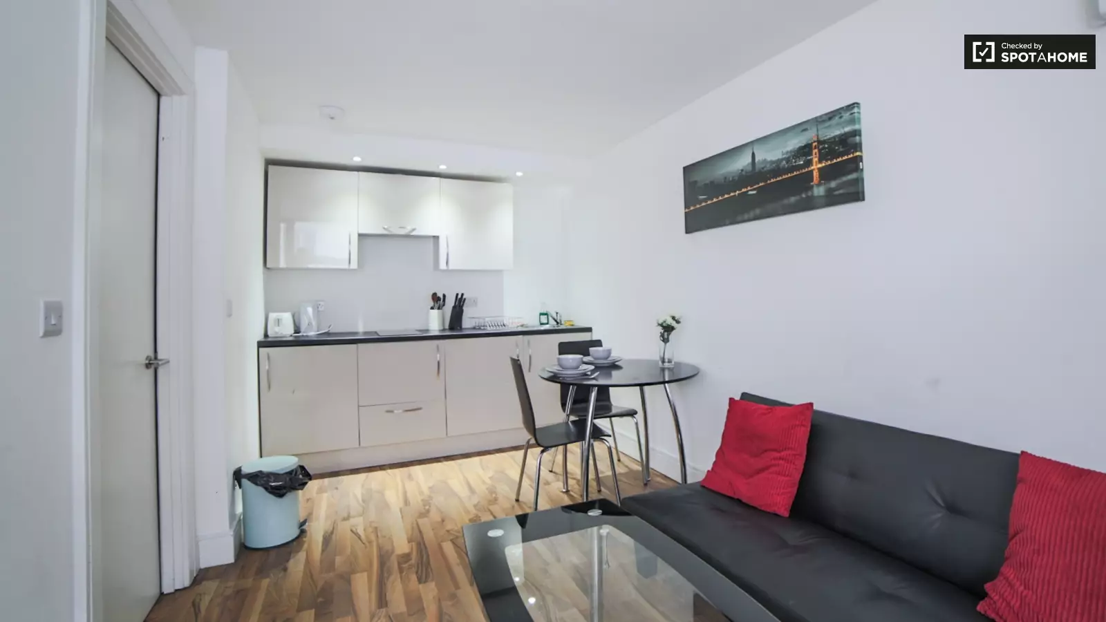 Flat Achillies Close in Greater London