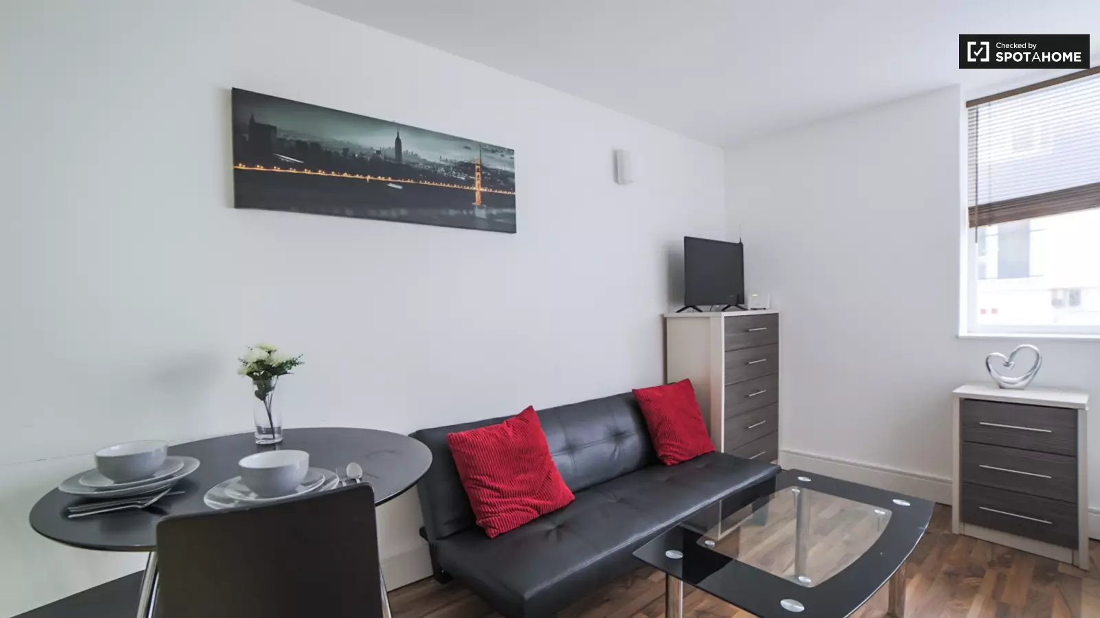 Flat Achillies Close in Greater London