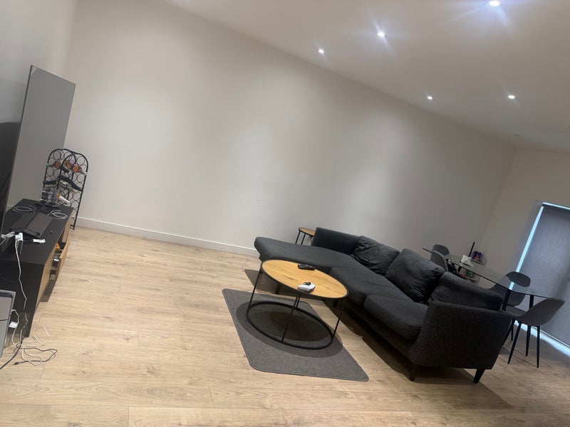 Room Atlantis Avenue in Greater London