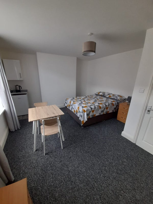 Room Tydfil Street in Barry