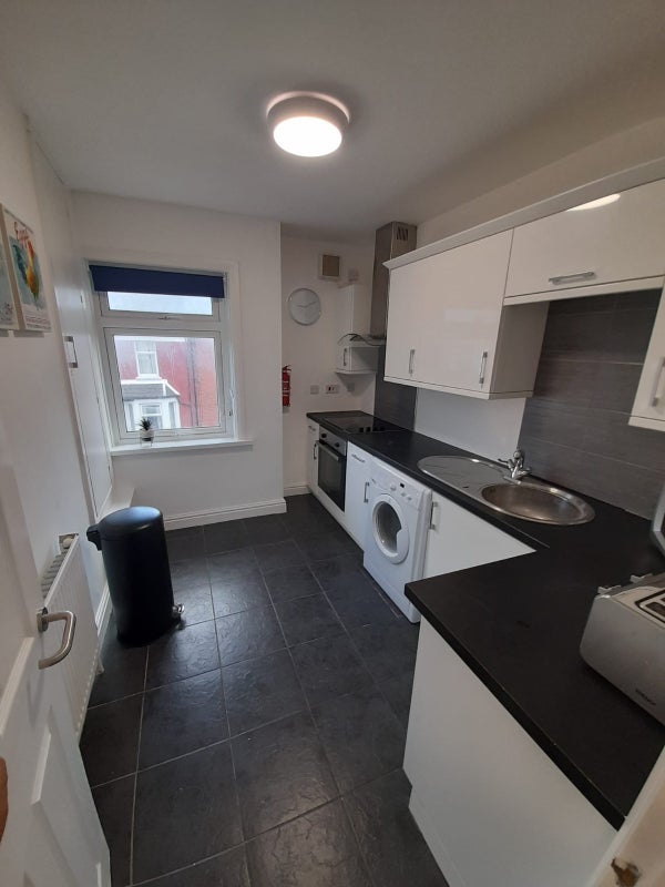 Room Tydfil Street in Barry