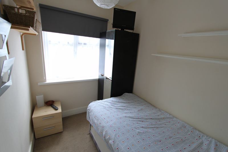 Room St James's Road in Greater London