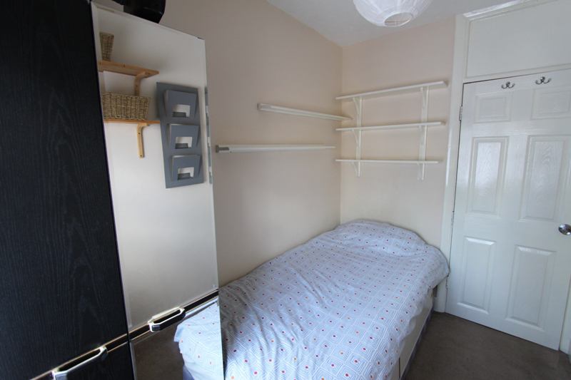 Room St James's Road in Greater London