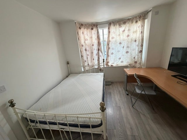 Room Perry Road in Trafford
