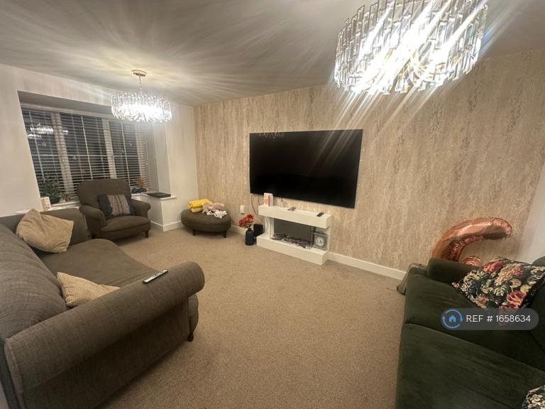 House Struthers Close in Rugby