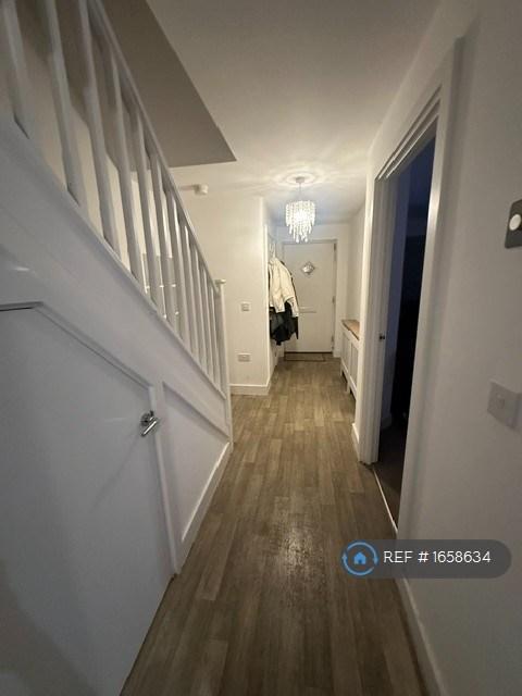 House Struthers Close in Rugby