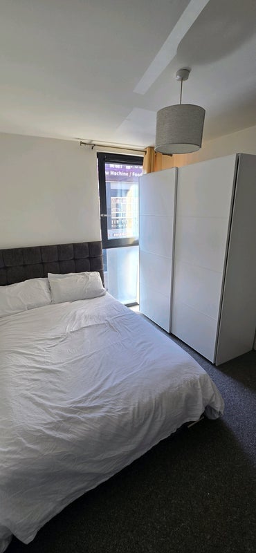 Room Essex Street in Birmingham