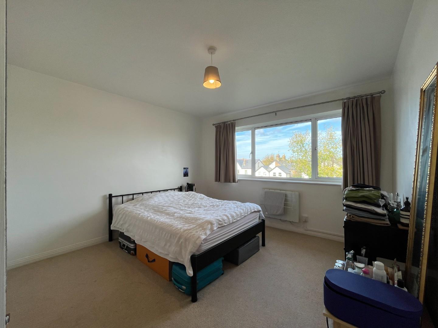 Flat Linden Grove in Greater London