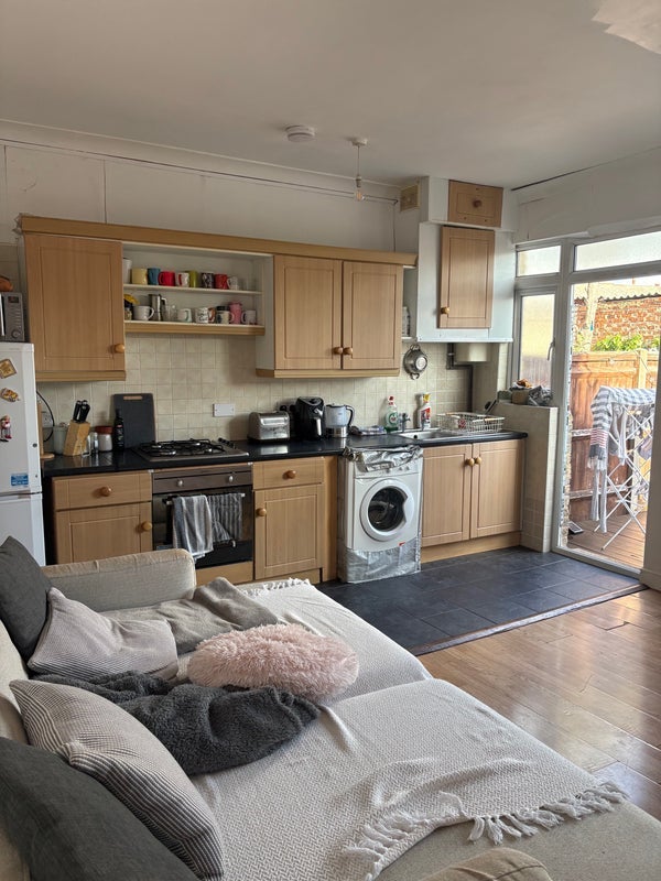 Room Undine Street in Greater London