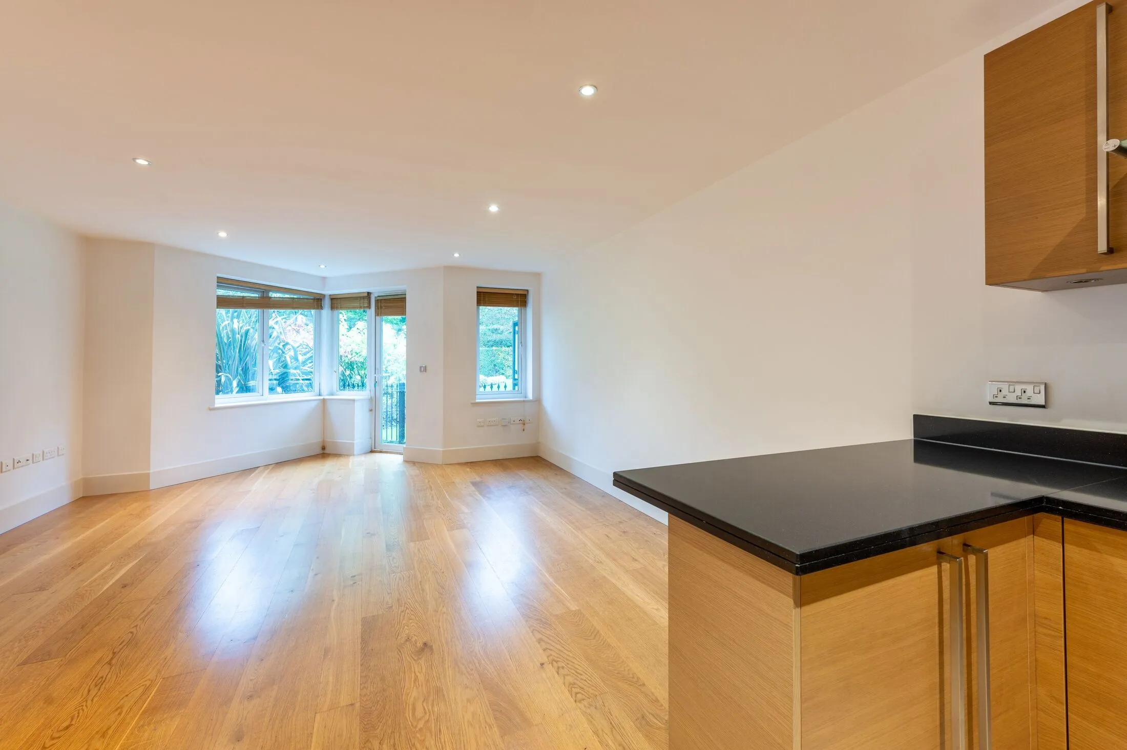 Flat Strand Drive in Greater London