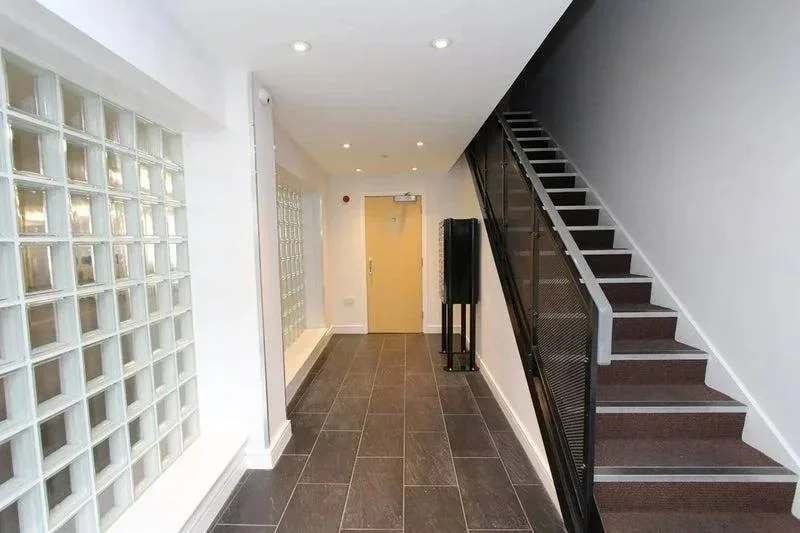 Room Ensign Street in Greater London