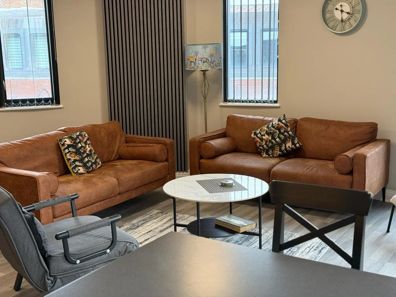 Flat Bentinck Road in Greater London