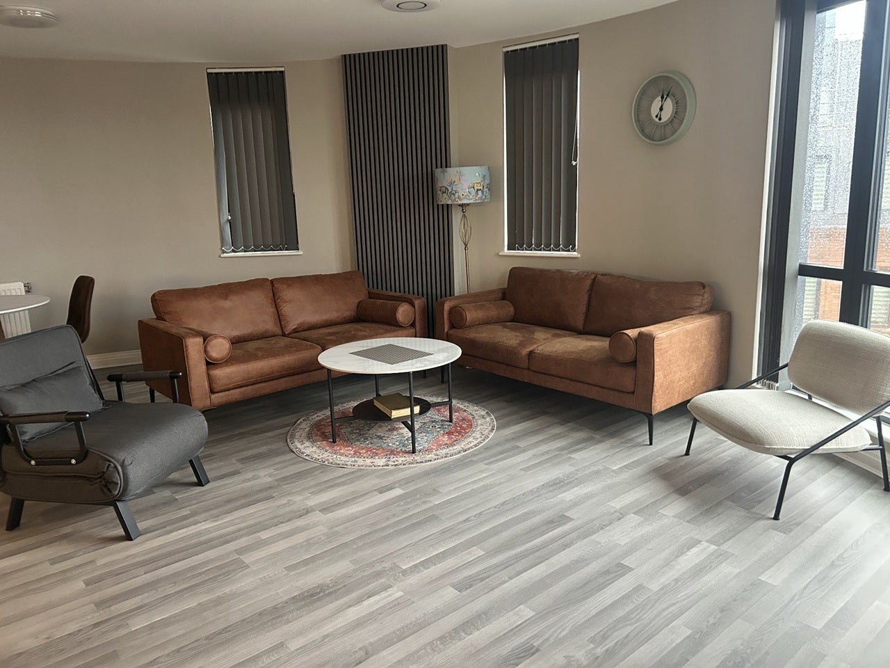 Flat Bentinck Road in Greater London