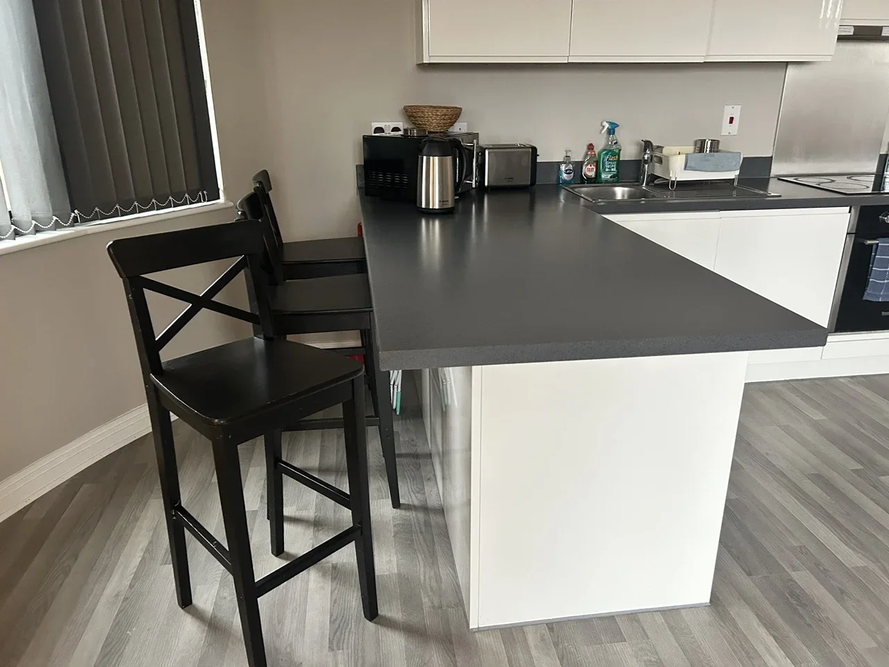 Flat Bentinck Road in Greater London