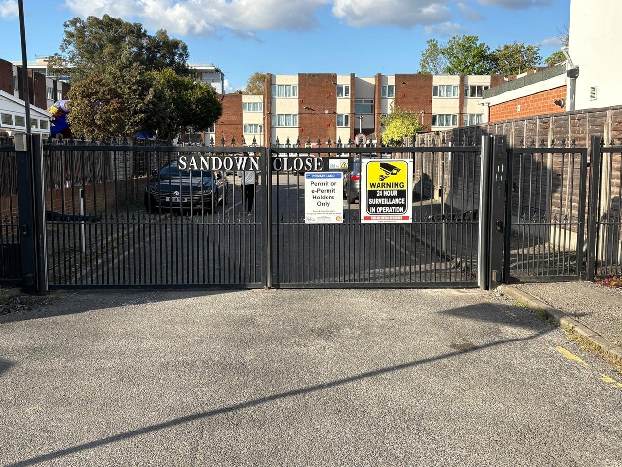 Flat Sandown Close in Greater London