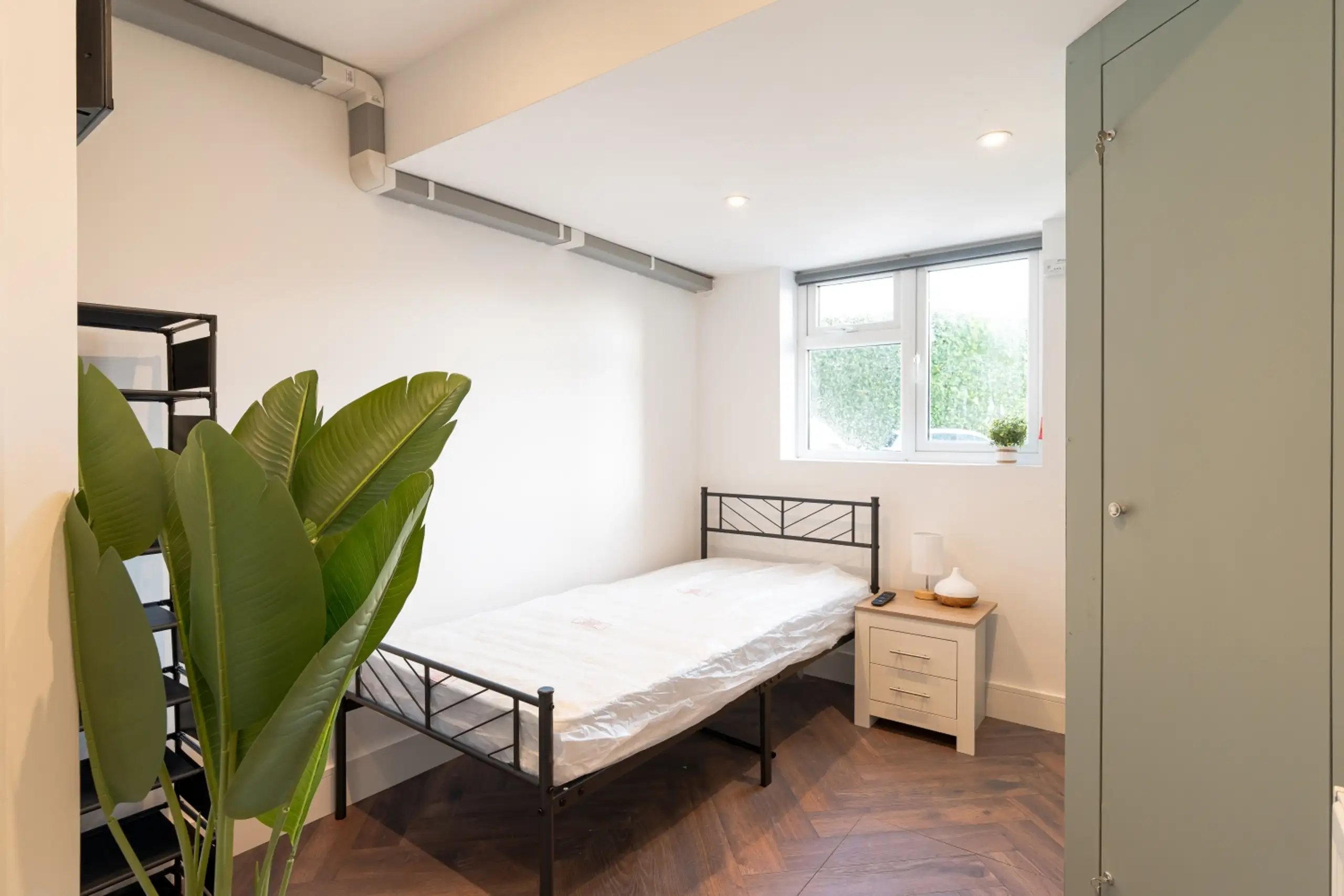 Room Waxes Close in Vale of White Horse