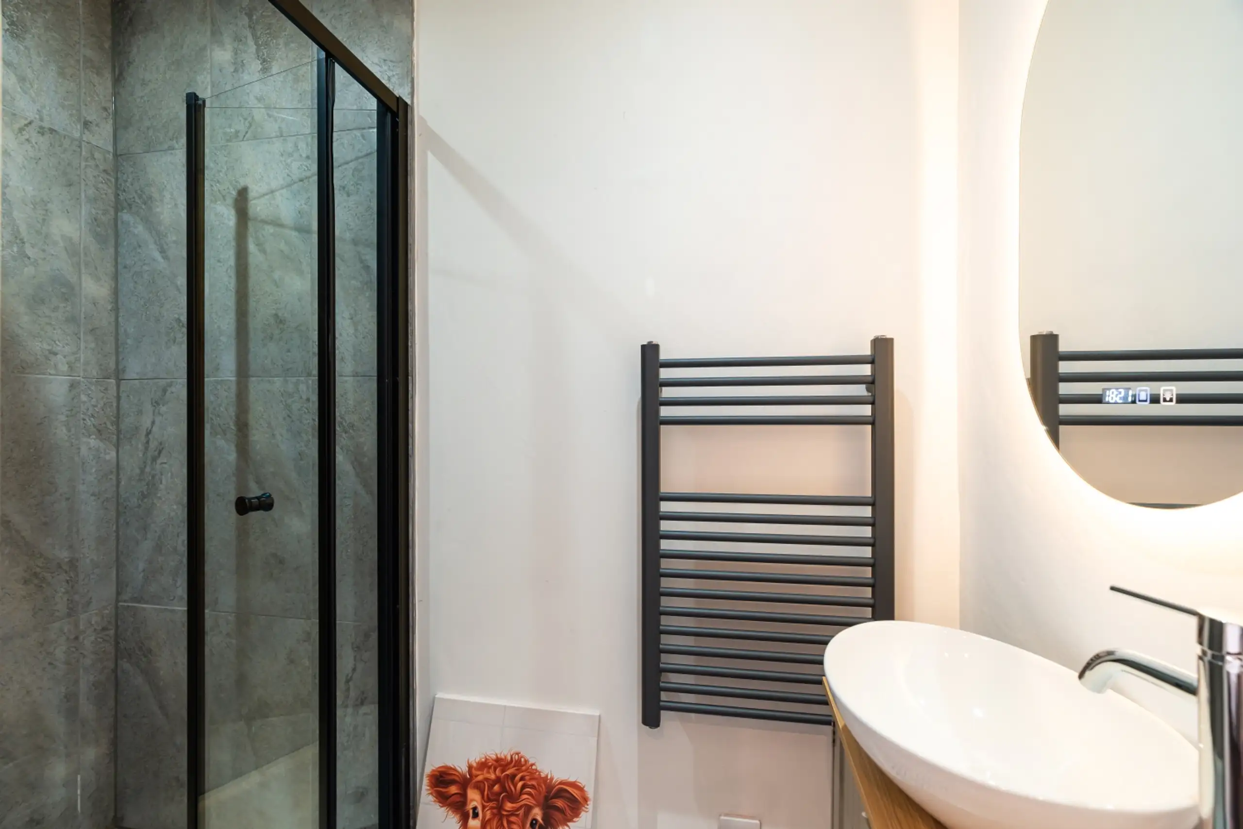 Room Waxes Close in Vale of White Horse